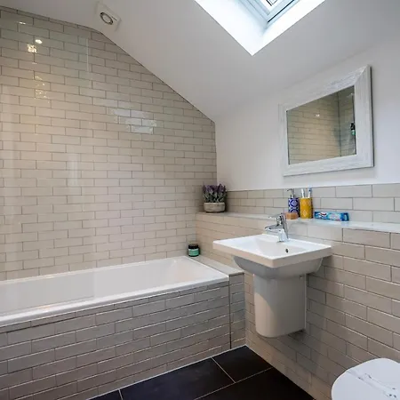 123 Nunnery Lane Апартаменты *