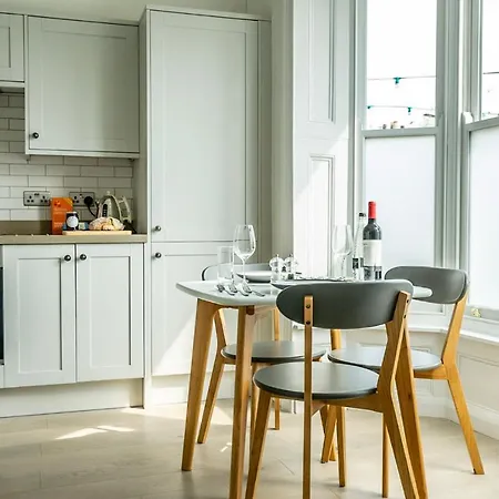 123 Nunnery Lane * Йорк